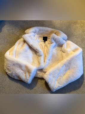 Forever 21 Cream Faux Fur Cropped Jacket
